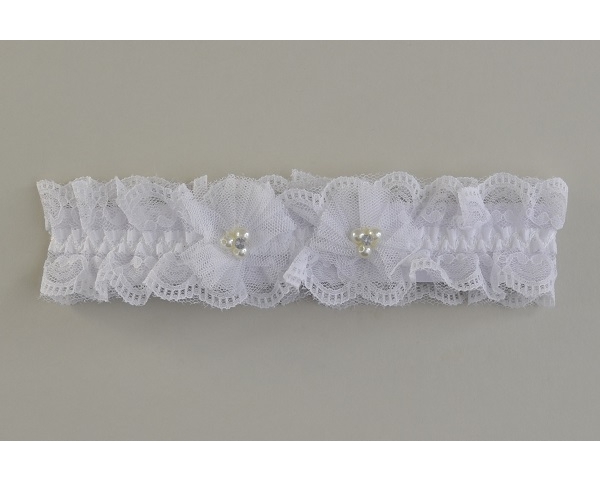 Girls lacy netted elasticated kylie with net and bead design in white.  Length approx 20cm. Width approx 5cm