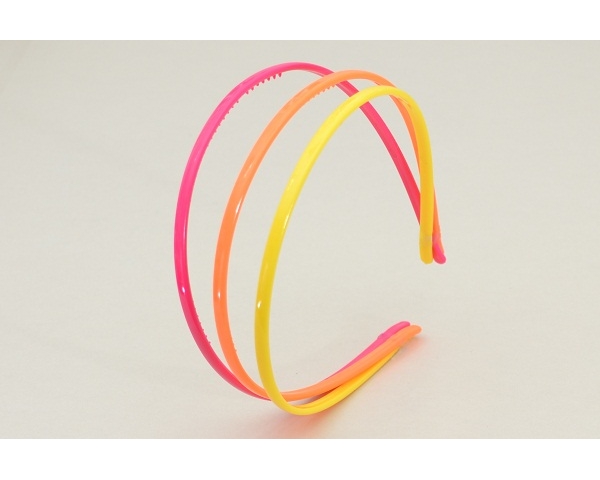 3 neon narrow alice bands per card. In green/pink/black & yellow/orange/pink.