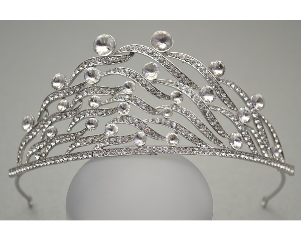 Wavy design tiara with crystals. Height approx 5.5cm
