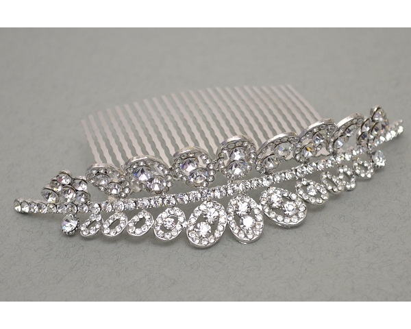 Shaped symmetrical crystal encrusted comb tiara. Length 13cm, height 3cm approx
