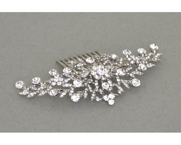 Flower shaped mini comb with crystal stones
