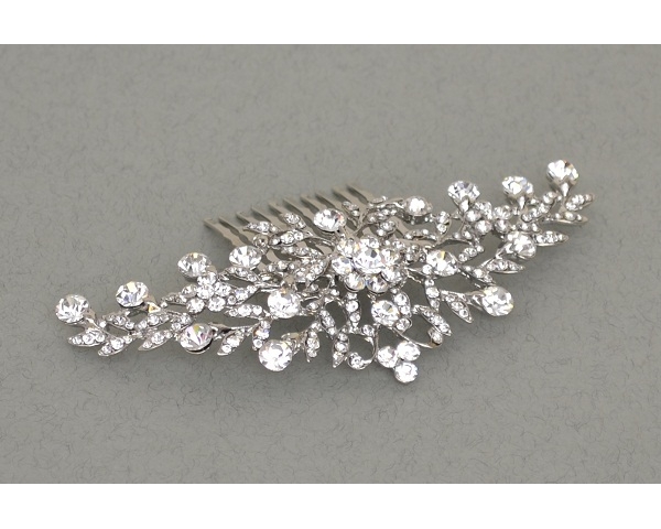 Flower shaped mini comb with crystal stones