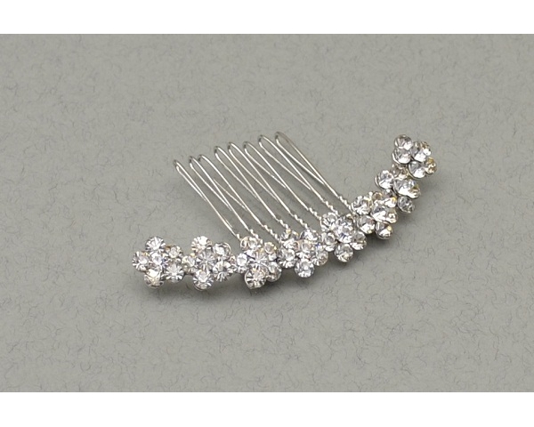 Eight crystal stone daisies on miniature comb