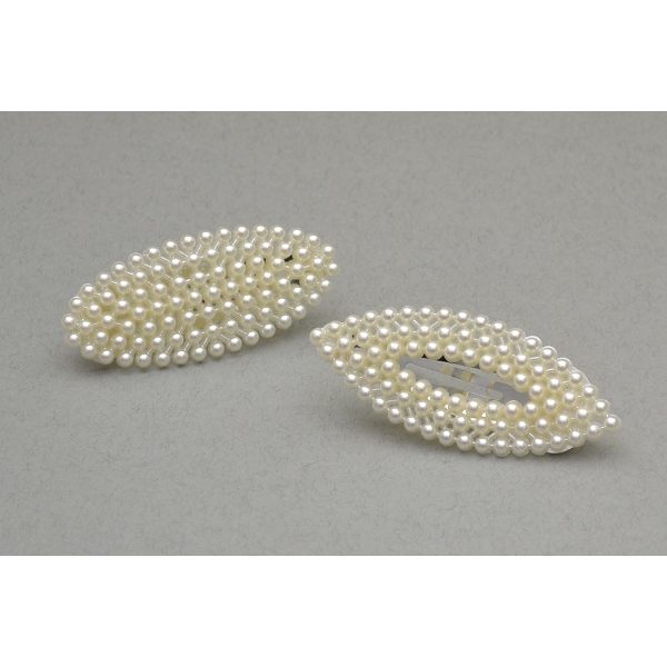 Oval &/or Teardrop shaped pearly bead large snappy clip. 2 designs per pack. Approx 8cm in length